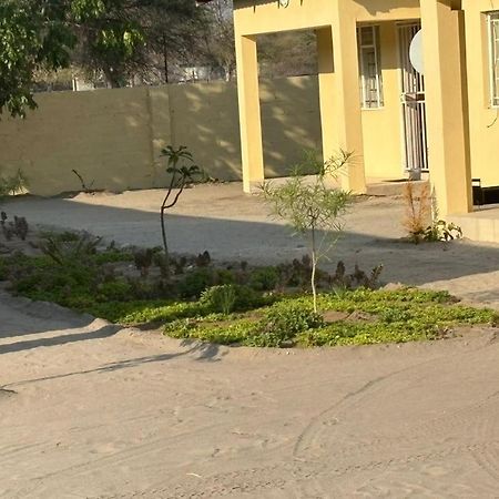Thito Manor Apartment Maun Luaran gambar