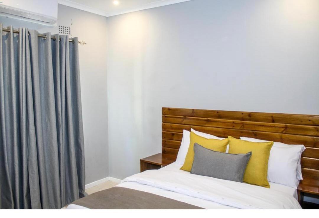 Thito Manor Apartment Maun Luaran gambar