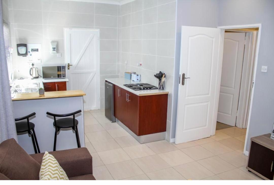 Thito Manor Apartment Maun Luaran gambar
