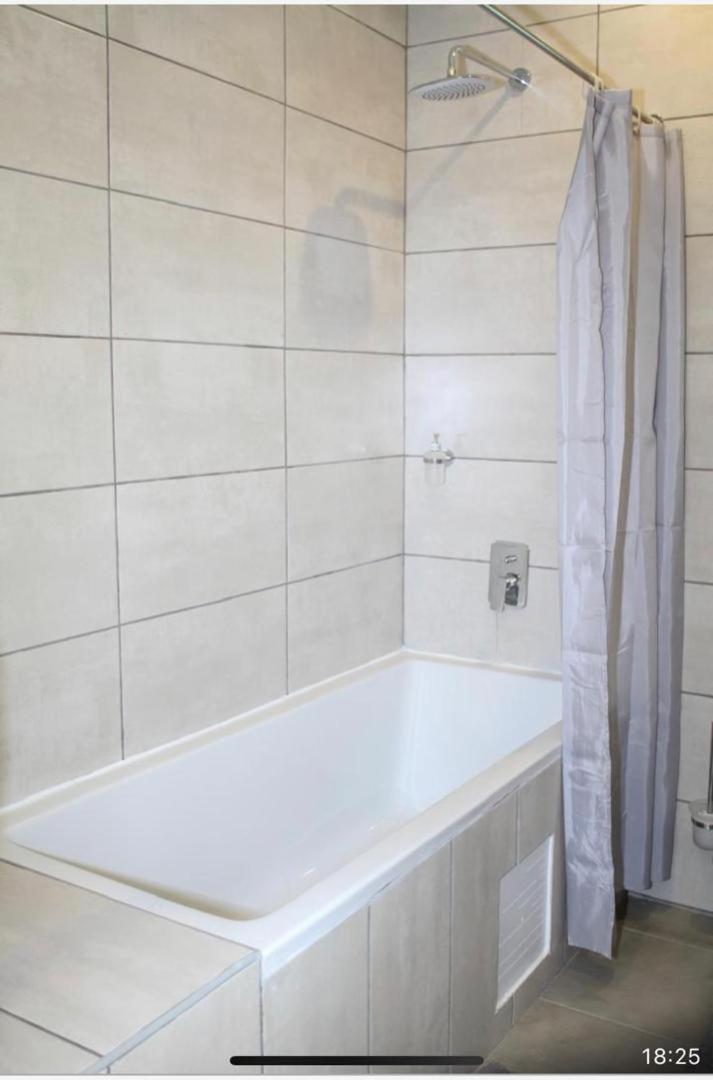 Thito Manor Apartment Maun Luaran gambar