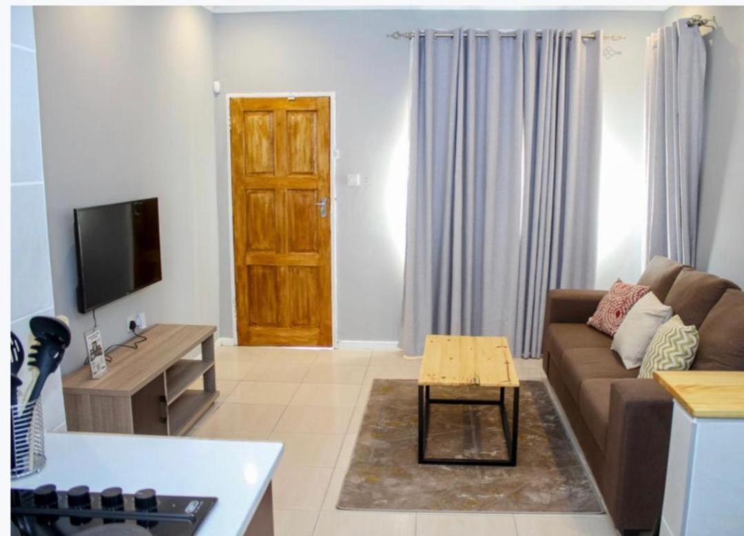 Thito Manor Apartment Maun Luaran gambar