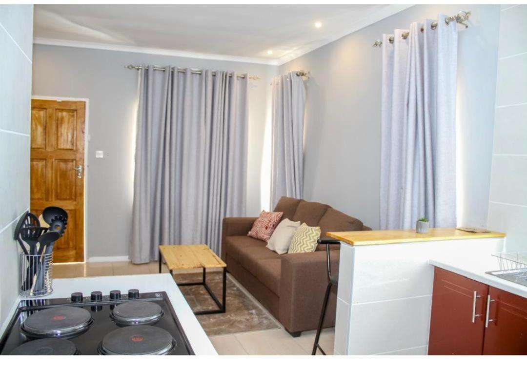 Thito Manor Apartment Maun Luaran gambar
