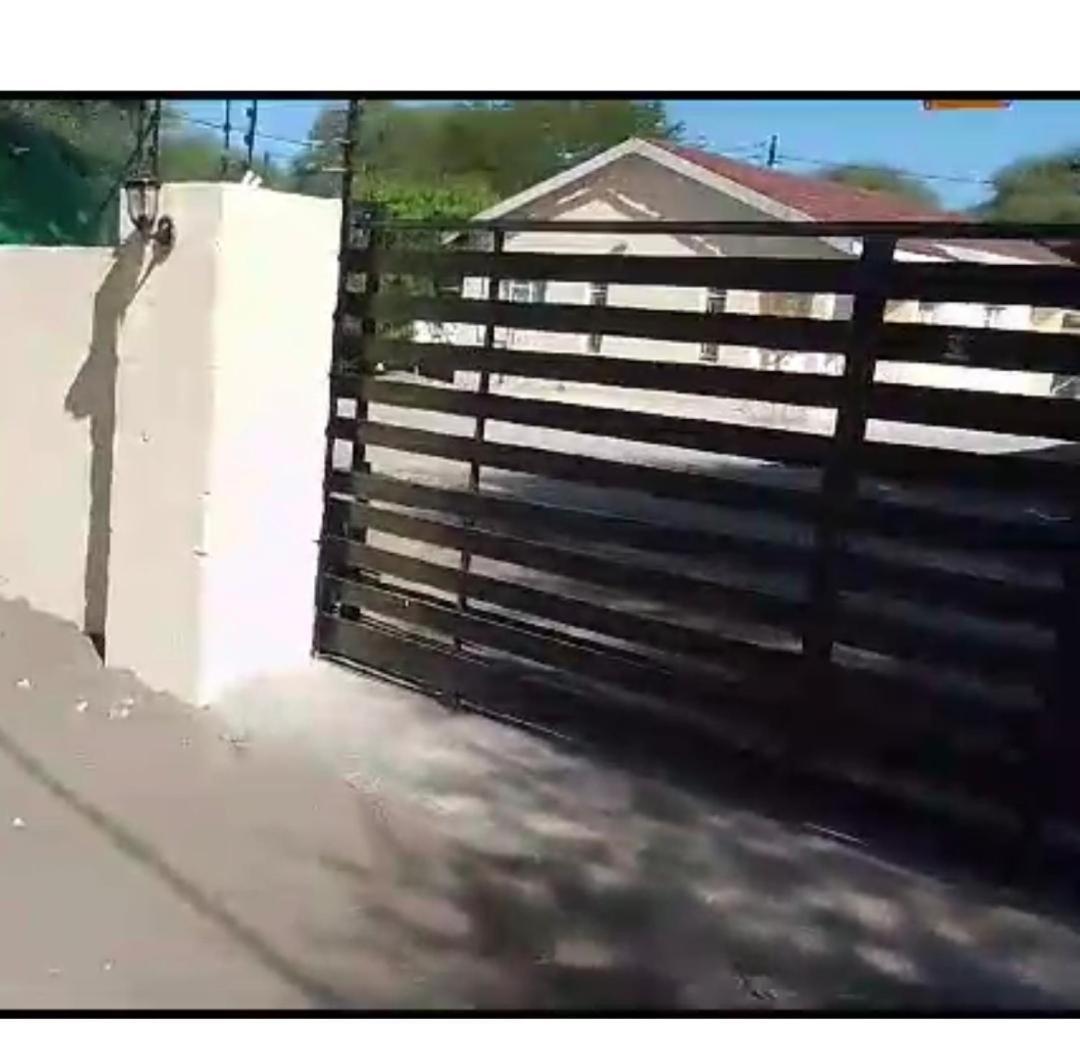 Thito Manor Apartment Maun Luaran gambar