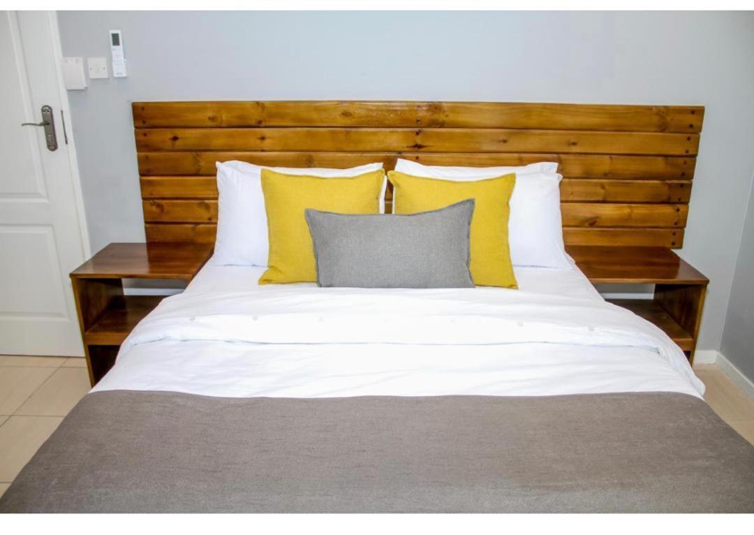 Thito Manor Apartment Maun Luaran gambar