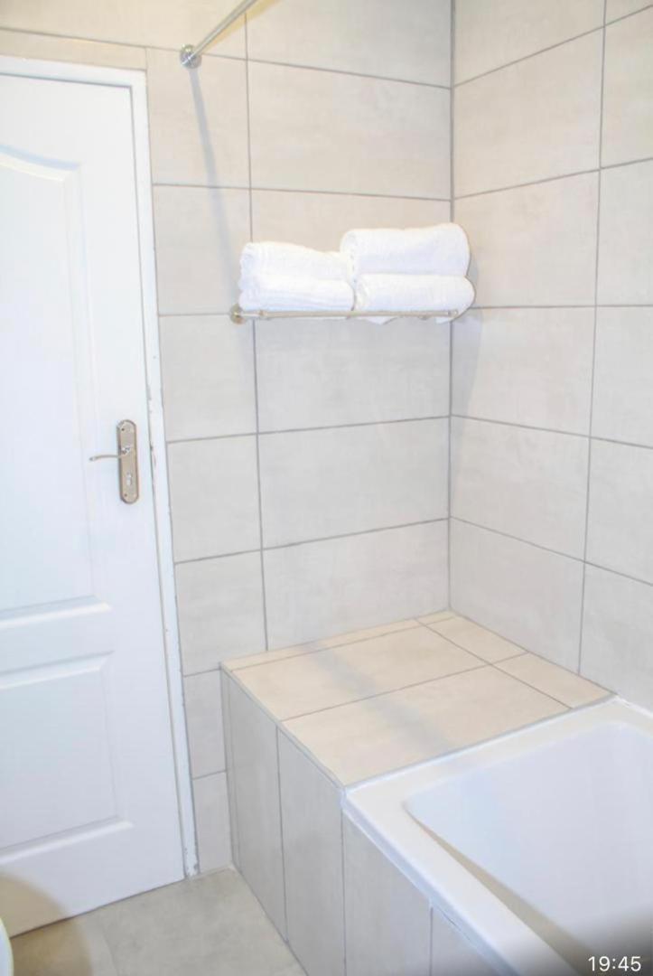 Thito Manor Apartment Maun Luaran gambar