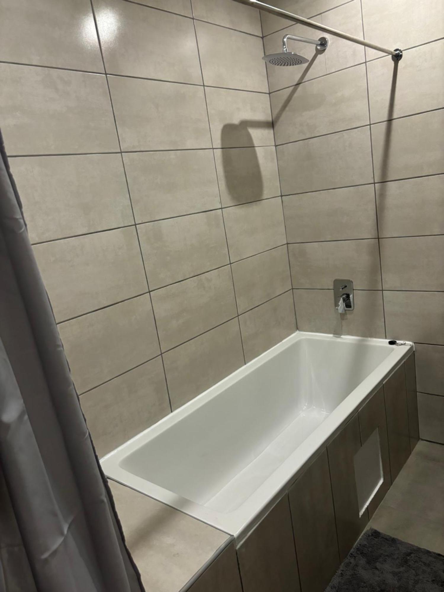 Thito Manor Apartment Maun Luaran gambar